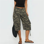 VacationGrabs Women's 3/4 Length Low Rise Denim Cargo Shorts Baggy Wide Leg Cropped Trousers with Pockets for Y2K Retro Streetwear