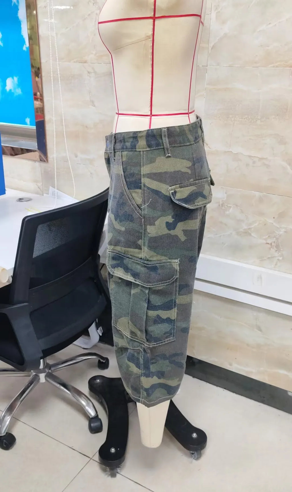 VacationGrabs Y2K Hip Hop Camo Cargo Capri Shorts Women Distressed Ripped Multi Side Pocket Baggy Wide Leg Camouflage Streetwear