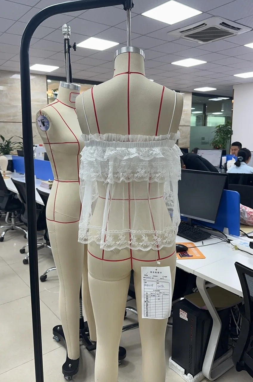 Women's Lace Ruffle Cami Tops Sleeveless Spaghetti Strap Square Neck Camisole Summer Shirt Y2K Vintage Streetwear