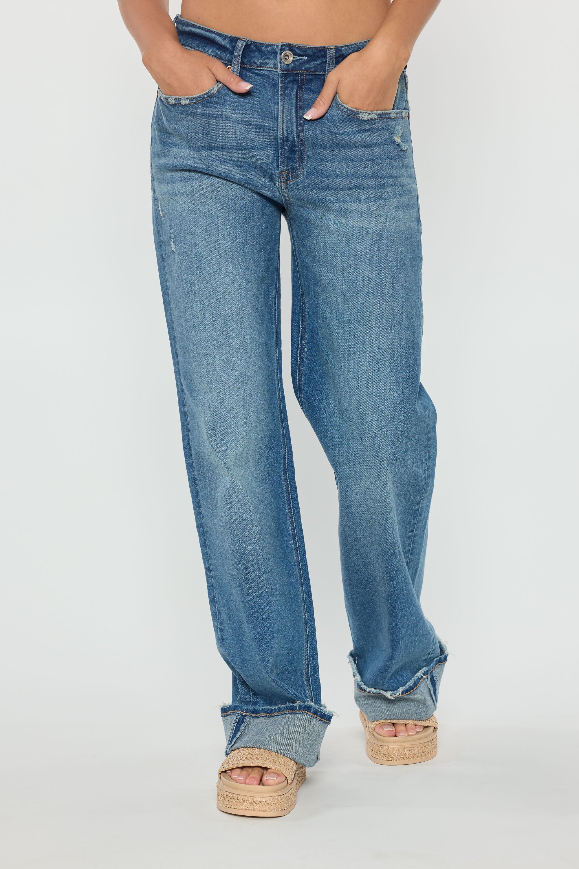 Women's baggy jeans in light blue for casual wear