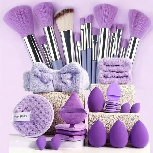 33-piece beauty sponge makeup kit with large and small sponges (photo 1 of 10)