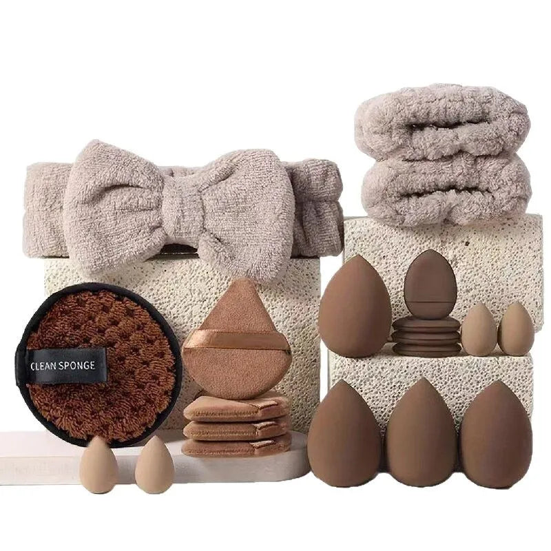 33-piece beauty sponge makeup kit with large and small sponges (photo 3 of 10)