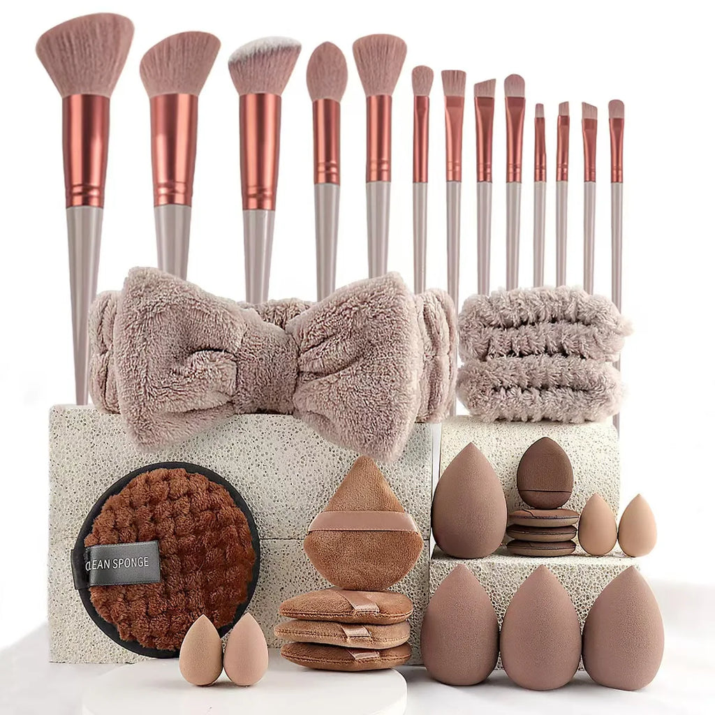 33-piece beauty sponge makeup kit with large and small sponges (photo 6 of 10)