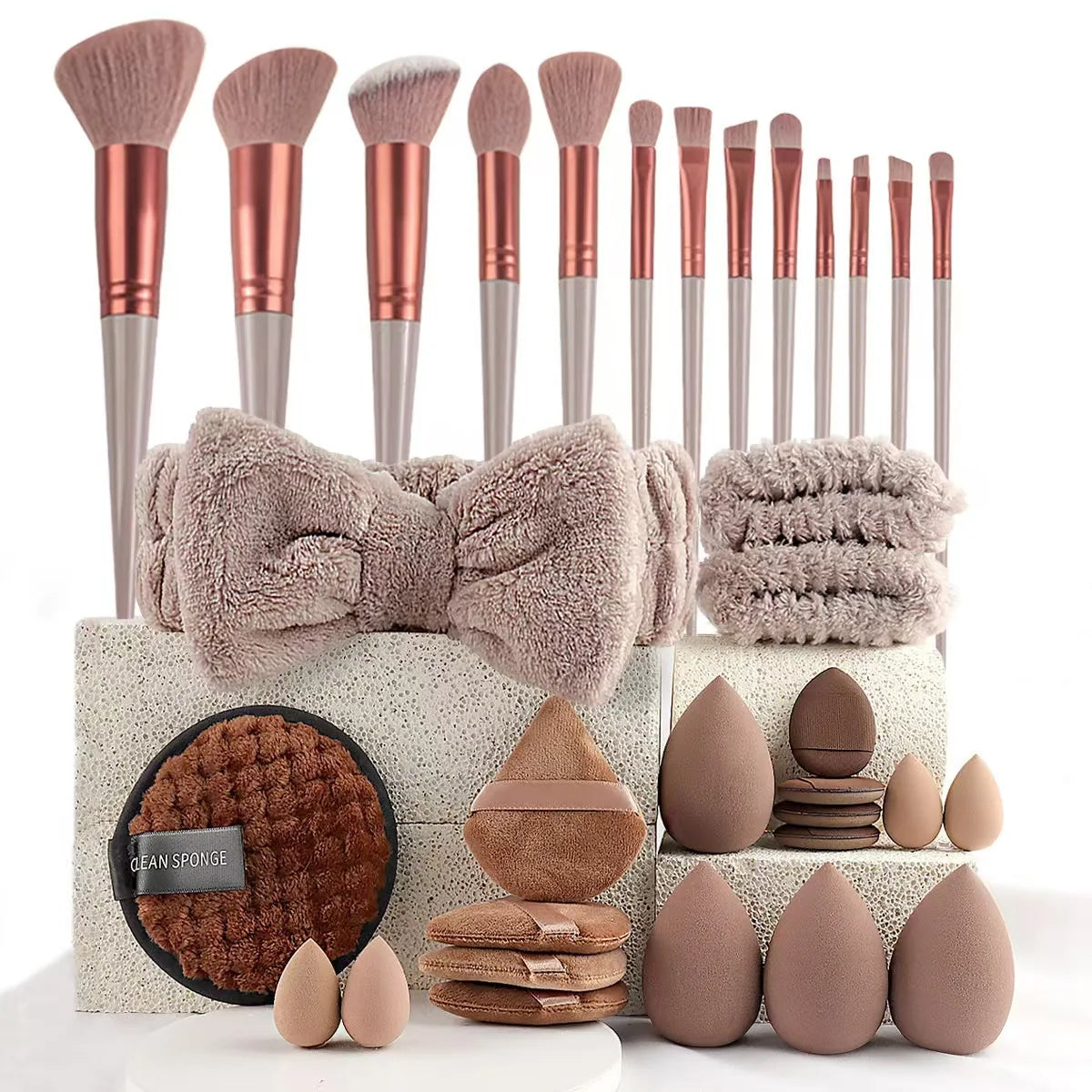 33-piece beauty sponge makeup kit with large and small sponges (photo 6 of 10)