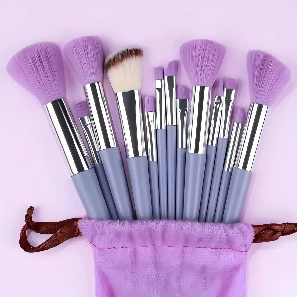 33-piece beauty sponge makeup kit with large and small sponges (photo 8 of 10)