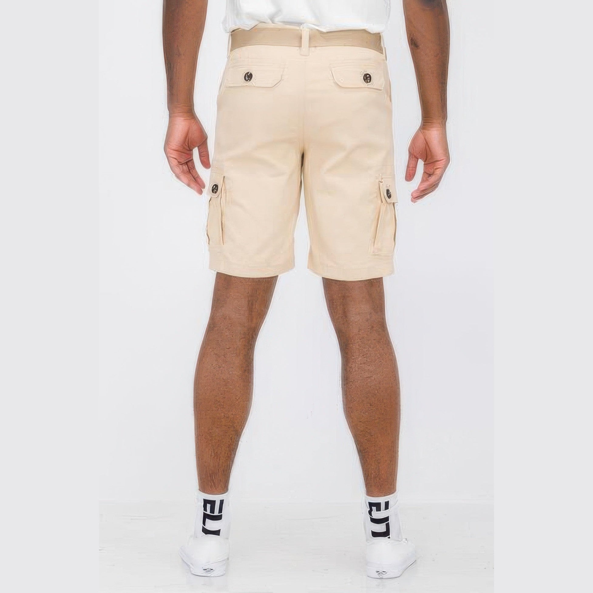 Belted summer shorts for men in beige with cargo pockets and comfortable fit