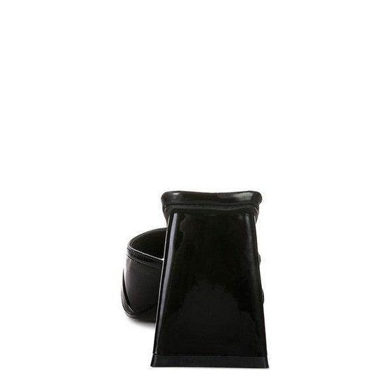 Stylish black slider sandals women with a sleek design perfect for summer outings