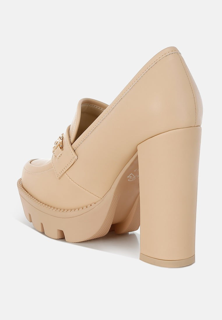Women's beige block heel heels, stylish and comfortable for casual outings