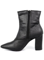 Women's black boots with block heel heels, ideal for stylish occasions