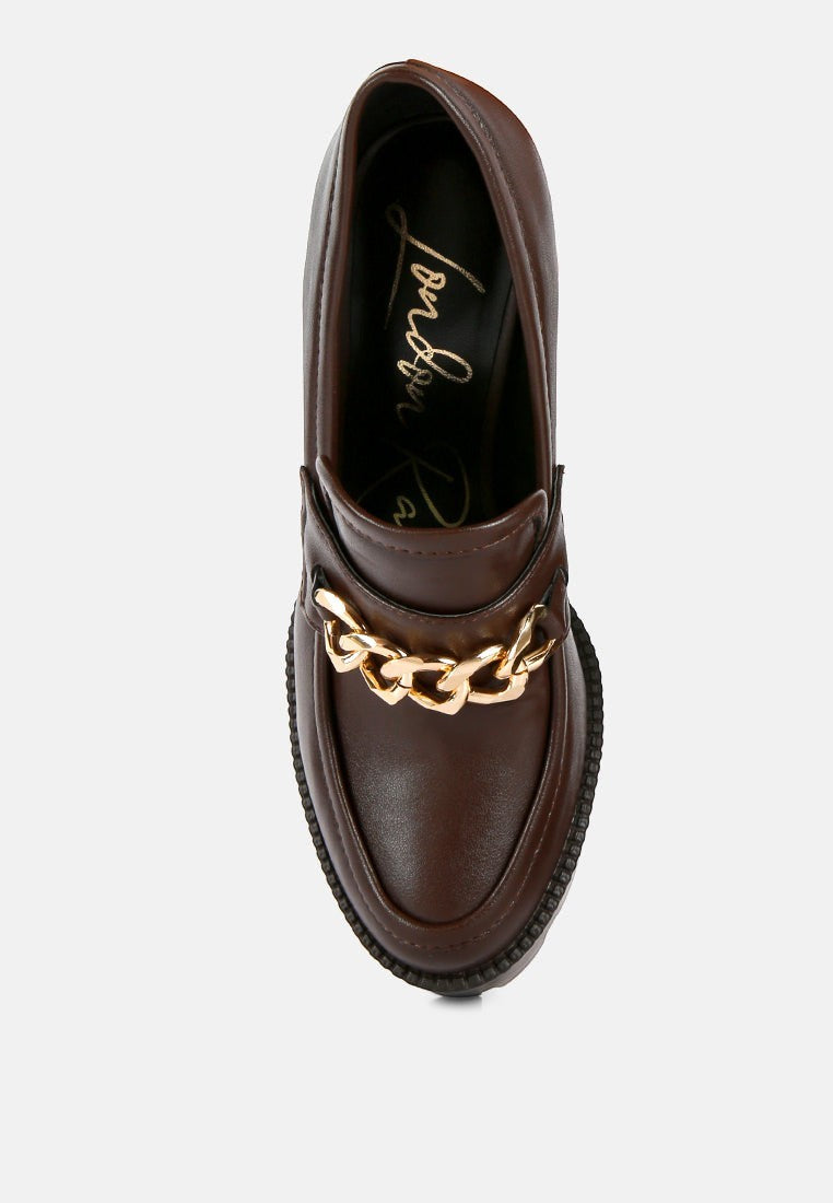 Women's brown leather loafers with gold chain, block heel heels