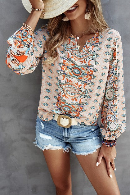 Women's floral blouse v neck in soft fabric, perfect for casual outings