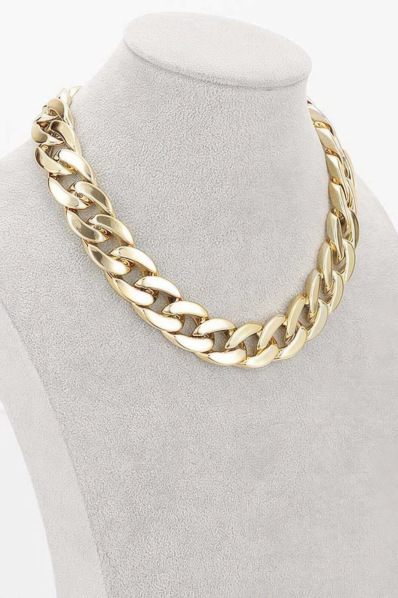 Bold statement chain necklace in gold with a chunky design for striking fashion looks