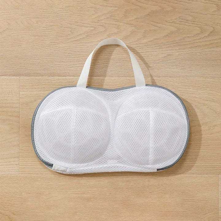 White mesh bra laundry bag for washing machine to protect intimate wear