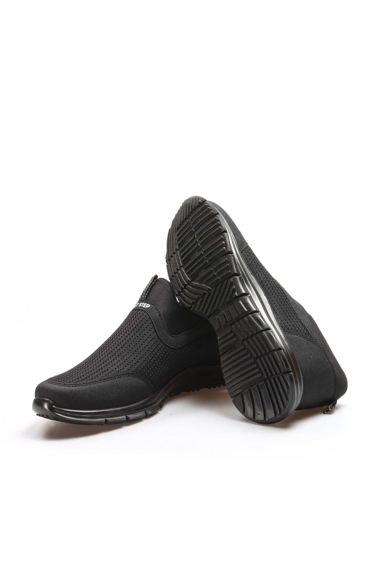 Breathable Black Casual Men Sneakers – close up view