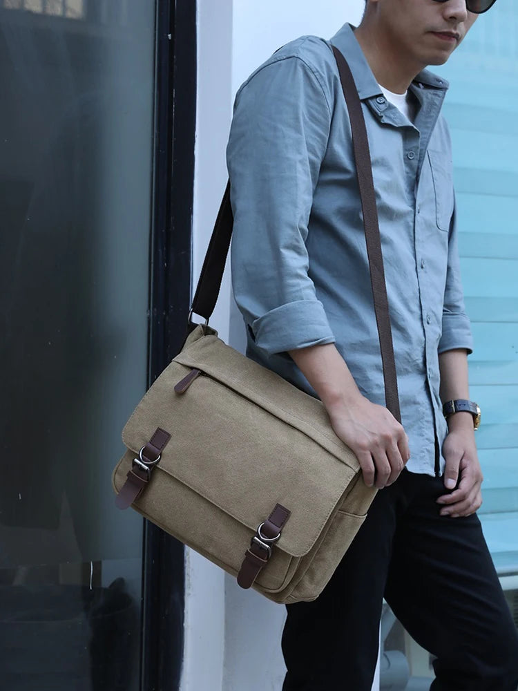 Canvas totes bag in beige, perfect for daily use and casual outings