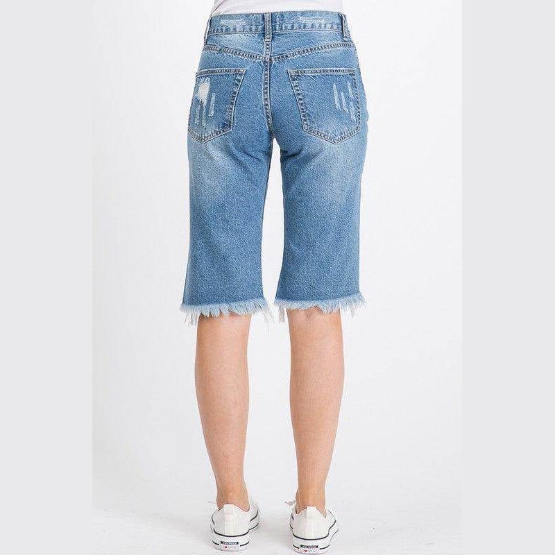 Back view of LITZ LA casual denim bermuda shorts with frayed hem and distressed details