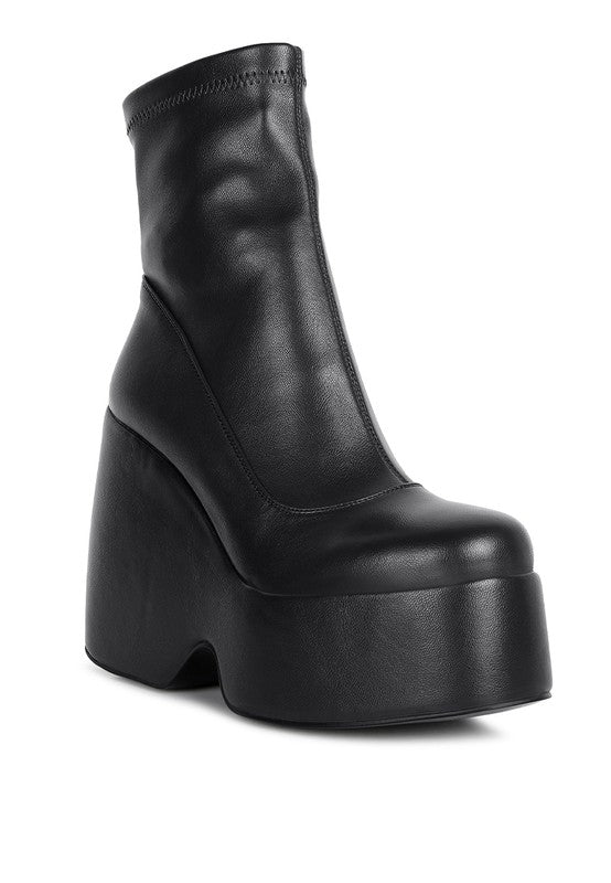 Rag Company chunky heel fashion boots in black leather with a stylish ankle height