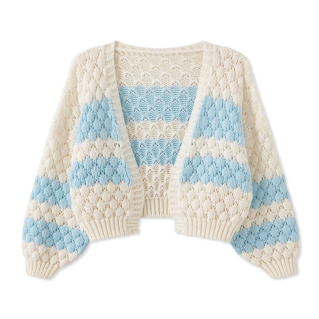 Chunky knit blankets in cream and blue for cozy home decor