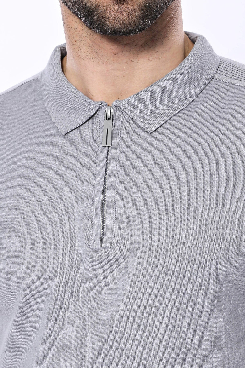 Circle Neck Patterned Grey Knitted T-Shirt – detail view