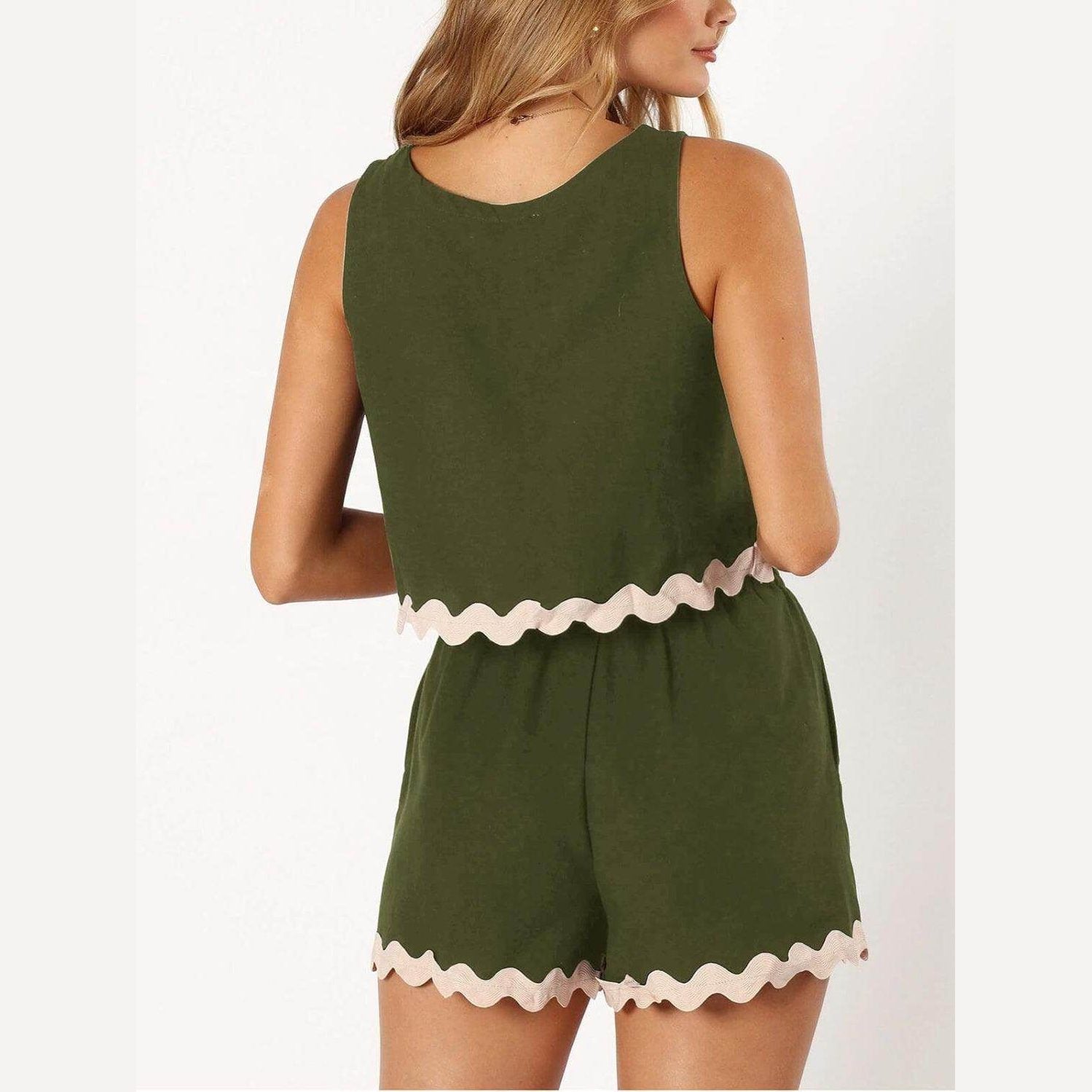 Contrast Trim Round Neck Top and Shorts Set - VacationGrabs