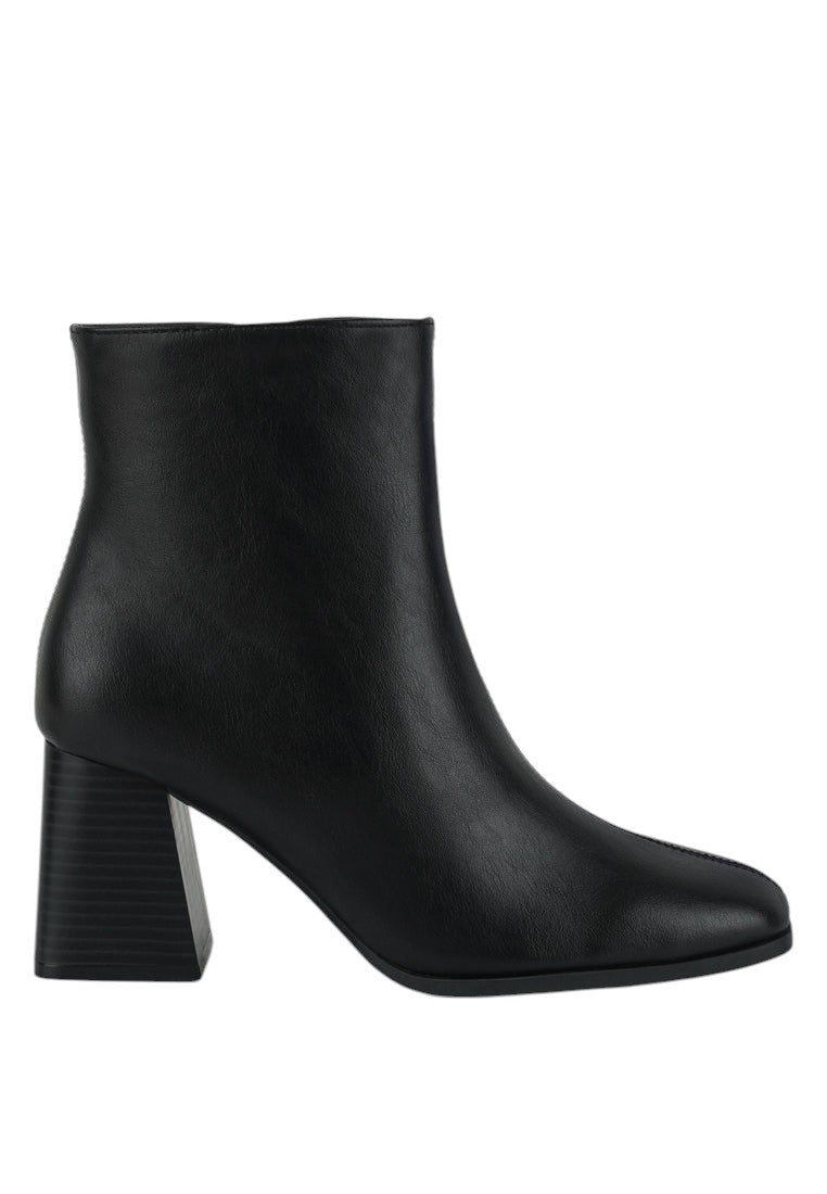 Cox Cut Out Block Heeled Chelsea Boots