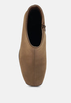 Bottines Chelsea à talons blocs et découpes Cox