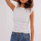 Women's white crop top in soft cotton for casual wear
