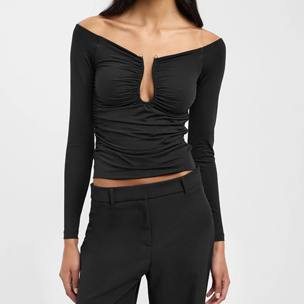 Women's black long sleeve crop tops for casual outings