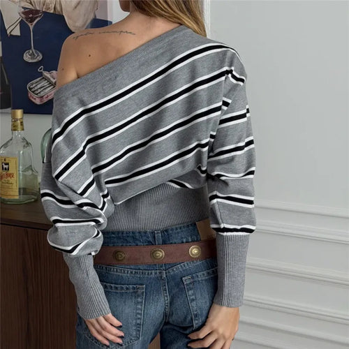 Gray striped cropped jumper sweater for casual outings