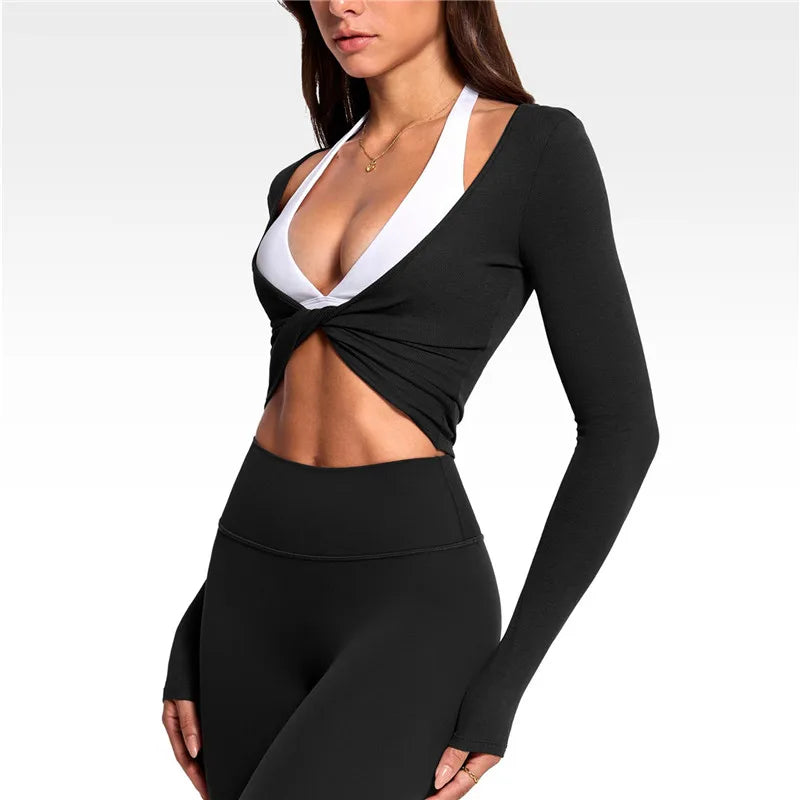 Black cropped tops with long sleeves, perfect for casual outings