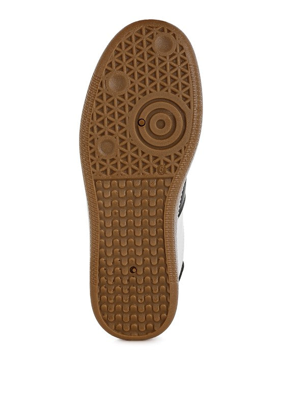 Women's crossover classic lace-up flatform sneaker, durable rubber outsole