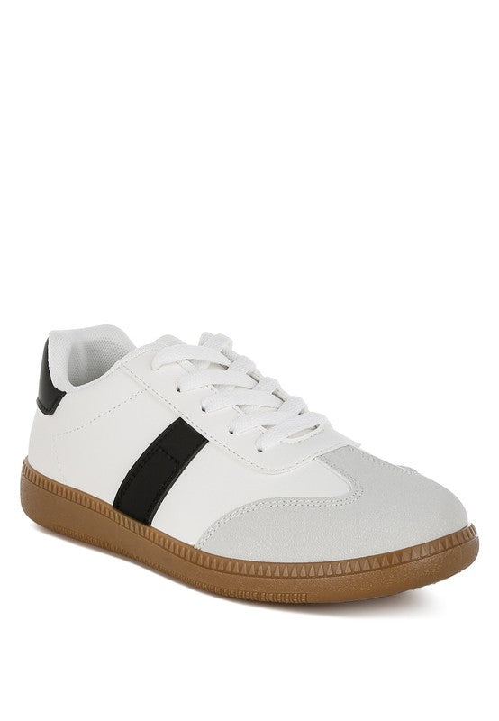Women's crossover classic lace-up flatform sneaker in white and black