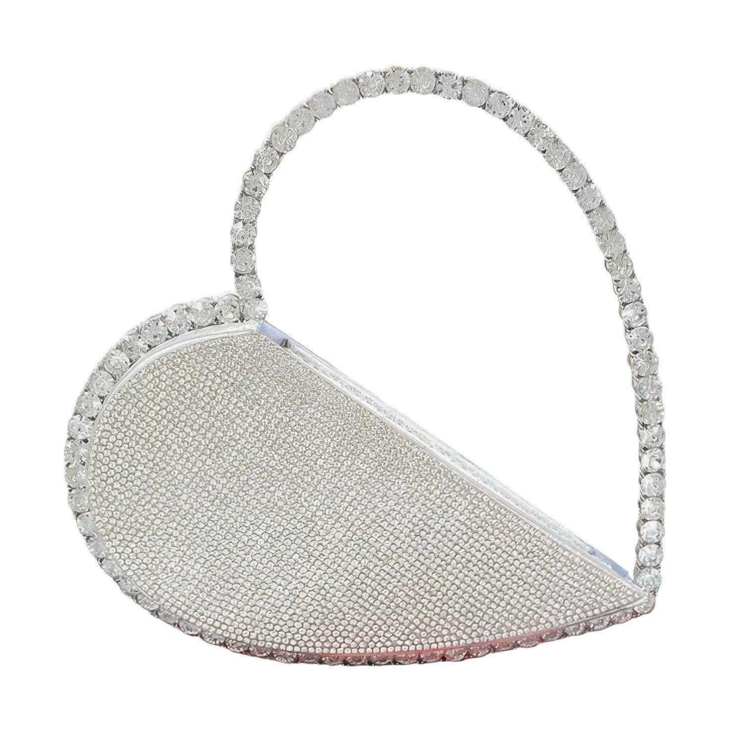 Shimmering crystal heart purse for parties with a sleek design and sparkling embellishments