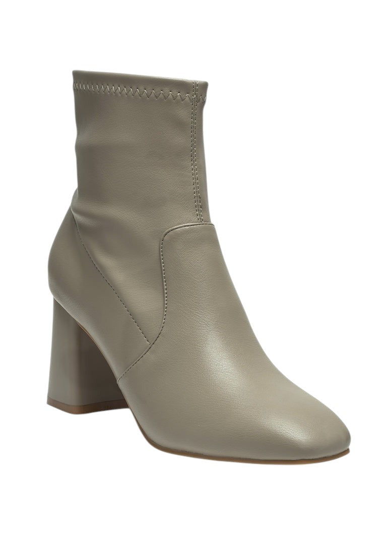 Daffofil Block Heeled Ankle Boots