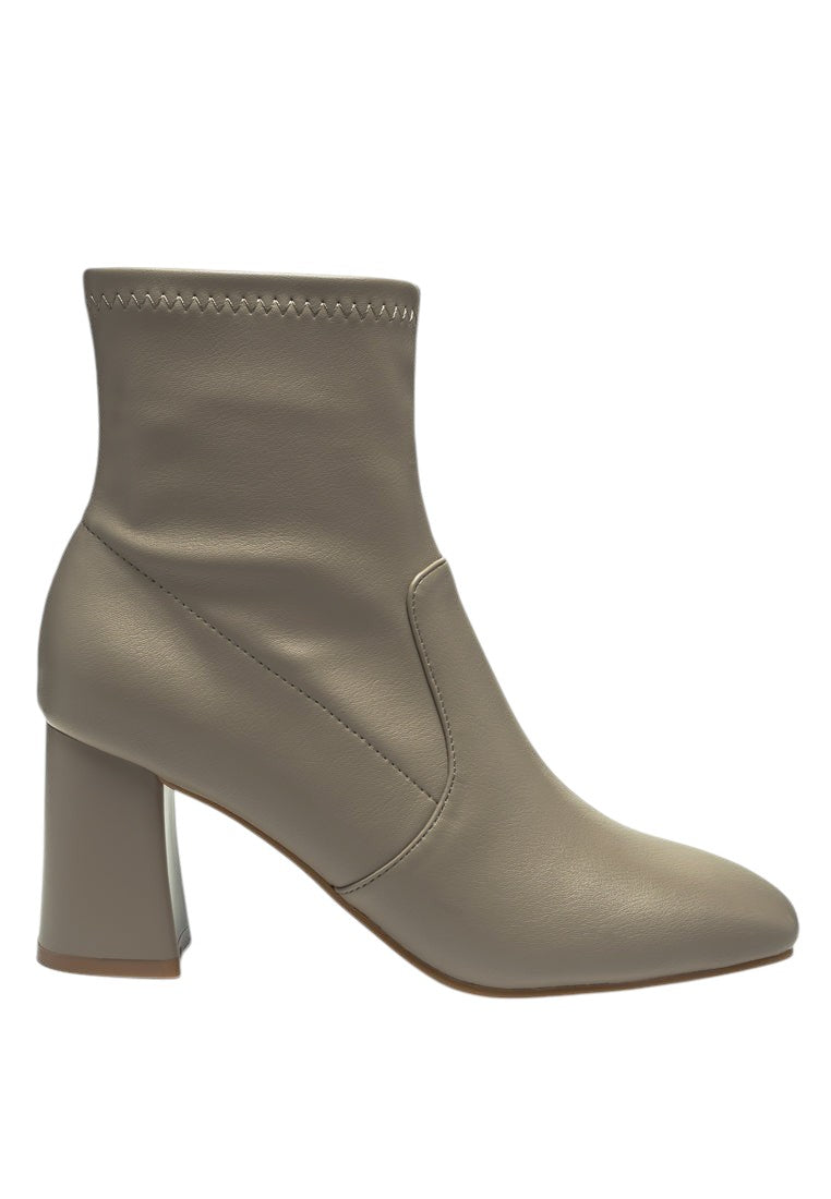 Daffofil Block Heeled Ankle Boots