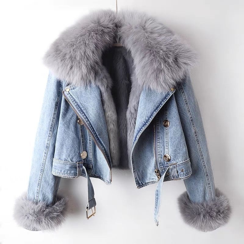 SHOMICOBOUTIQUE denim jacket with faux fur liner featuring a stylish collar and soft cuffs