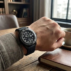 Men's black quartz in a watch, perfect for everyday wear