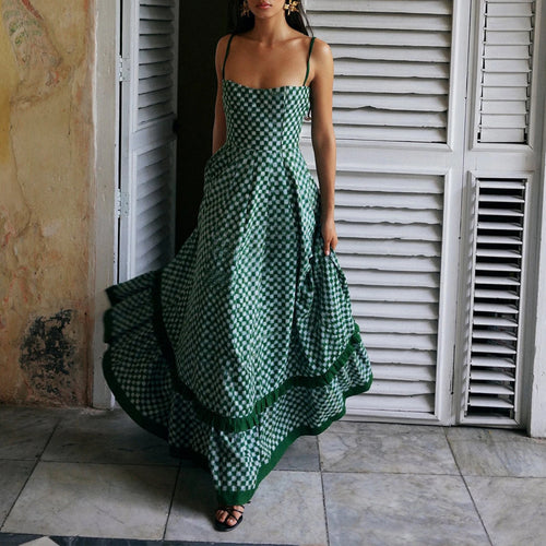 Green checkered dress for the summer, perfect for outdoor events