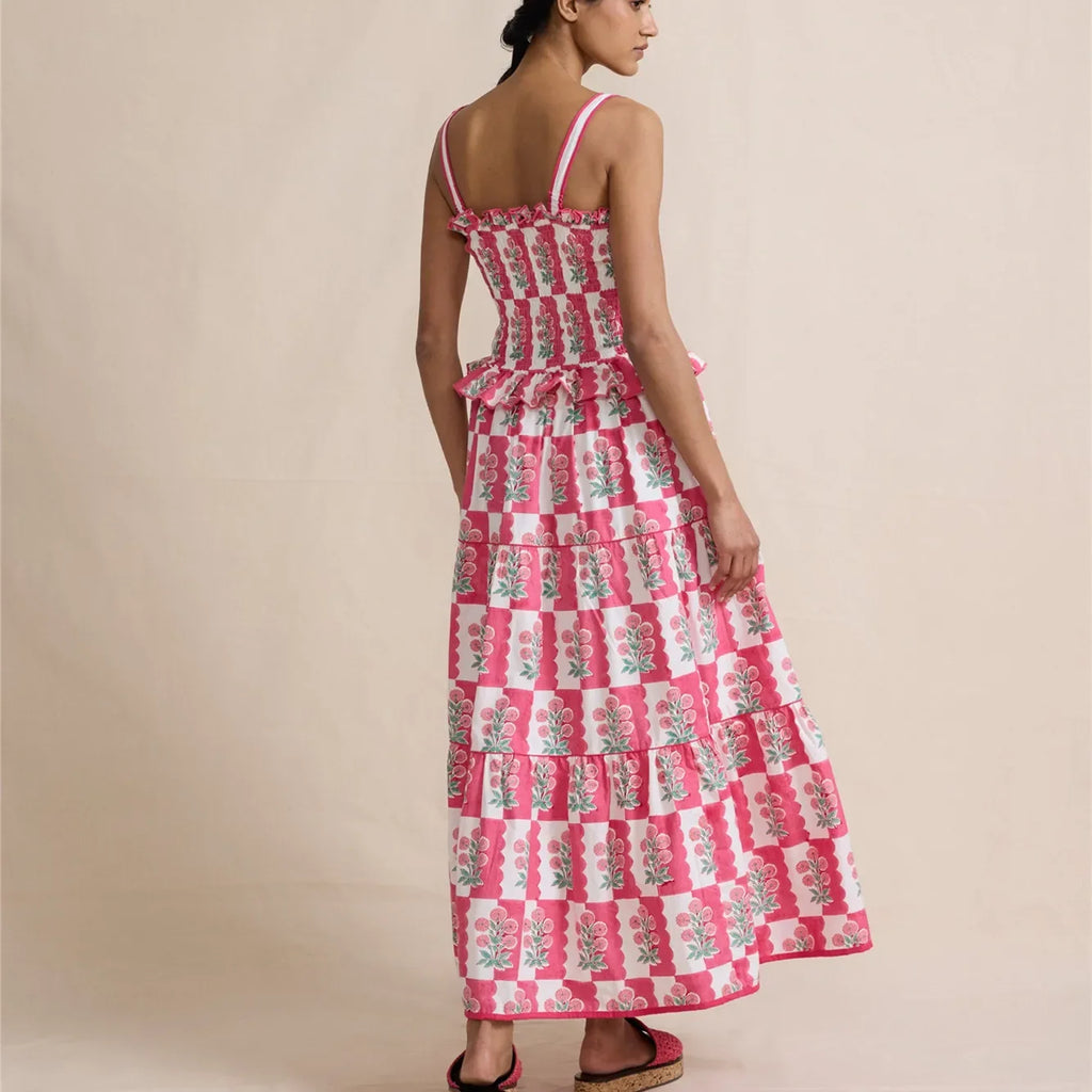 Women's pink floral maxi dress for the summer, lightweight and stylish