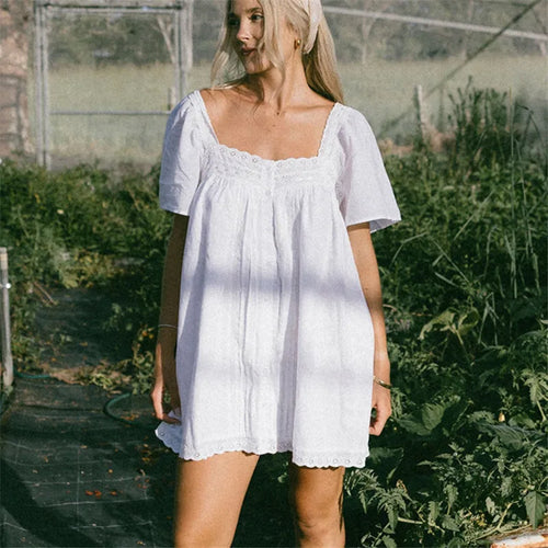 Women's white cotton dress for the summer, perfect for casual outings