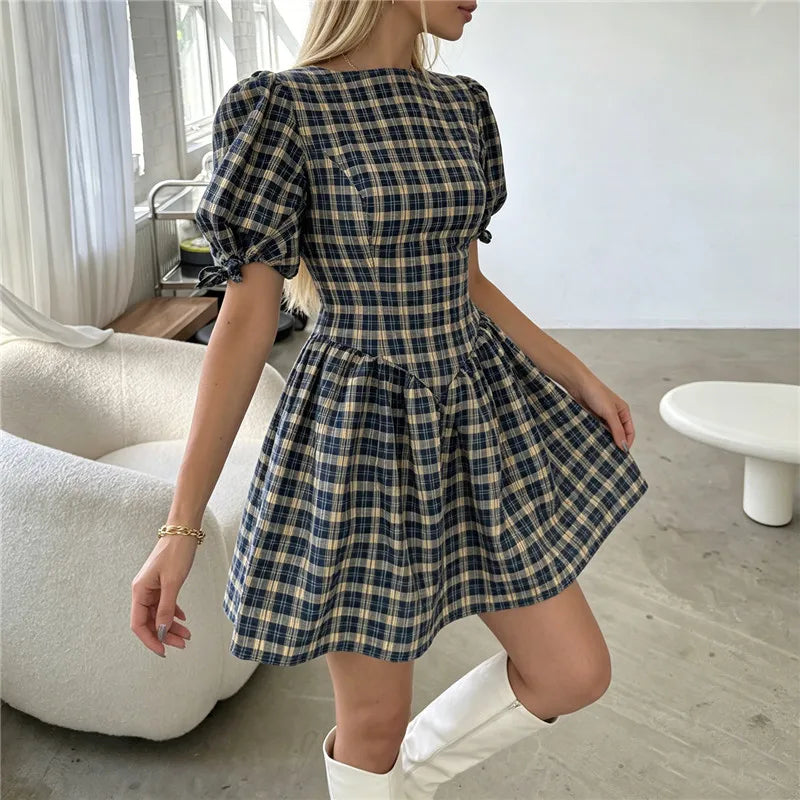 Women's plaid mini dress, short puff sleeves, perfect for casual outings