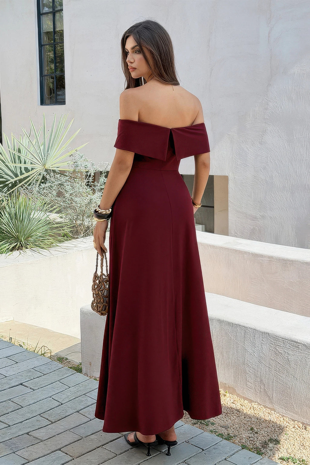 Burgundy dress off the shoulder, perfect for evening events