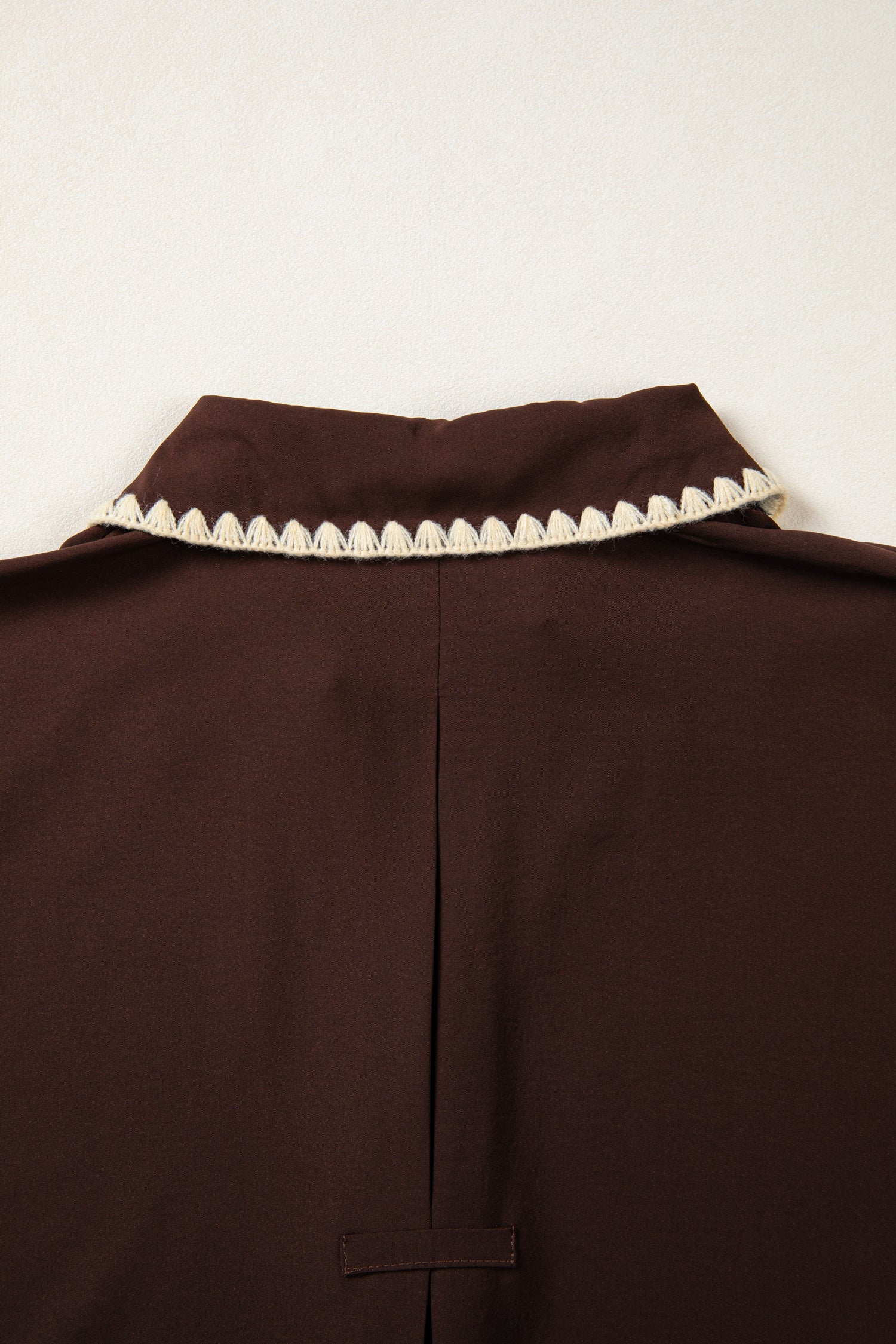 Contrast Trim Button V-Neck Short Sleeve Blouse