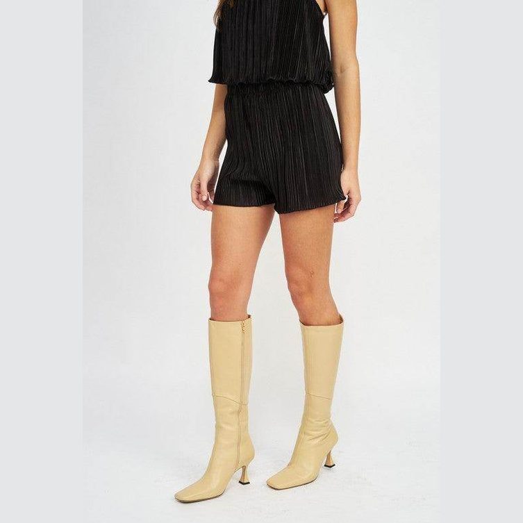 Emory Park women's elastic waistband shorts in black with a stylish pleated design