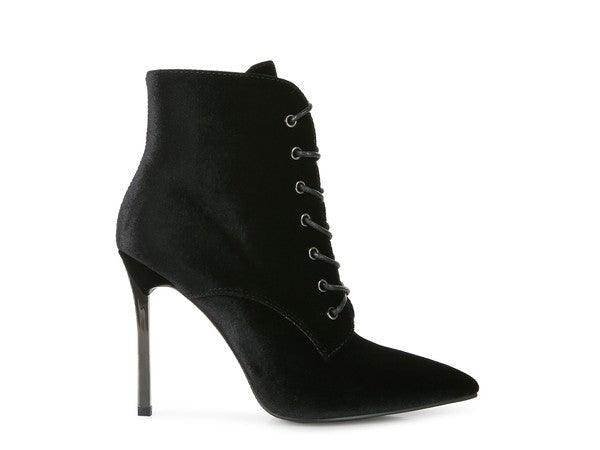 Rag Company elegant high heeled boots in black suede with stylish lace-up design
