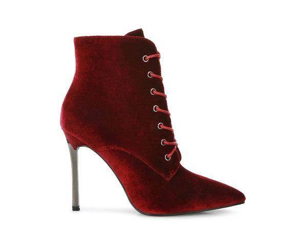 Rag Company elegant high heeled boots in red suede with stylish lace-up design