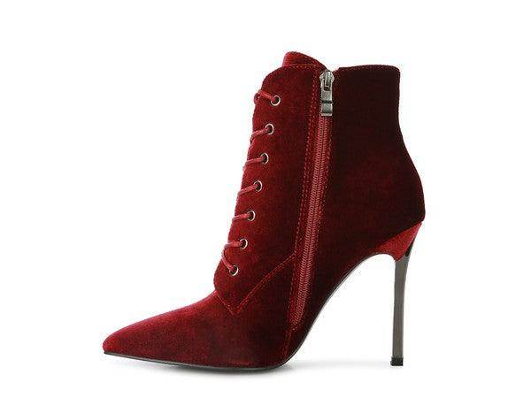 Rag Company elegant high heeled boots in red suede with a stylish lace-up and zipper design