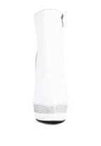 Sleek white women's boots from Rag Company, perfect as elegant vacation footwear with a stylish design