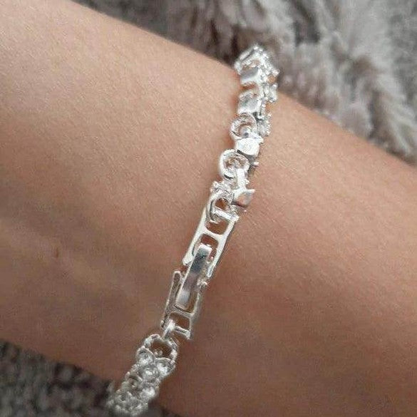 Elegant vacation jewelry silver bracelet featuring sparkling crystals for a stylish look