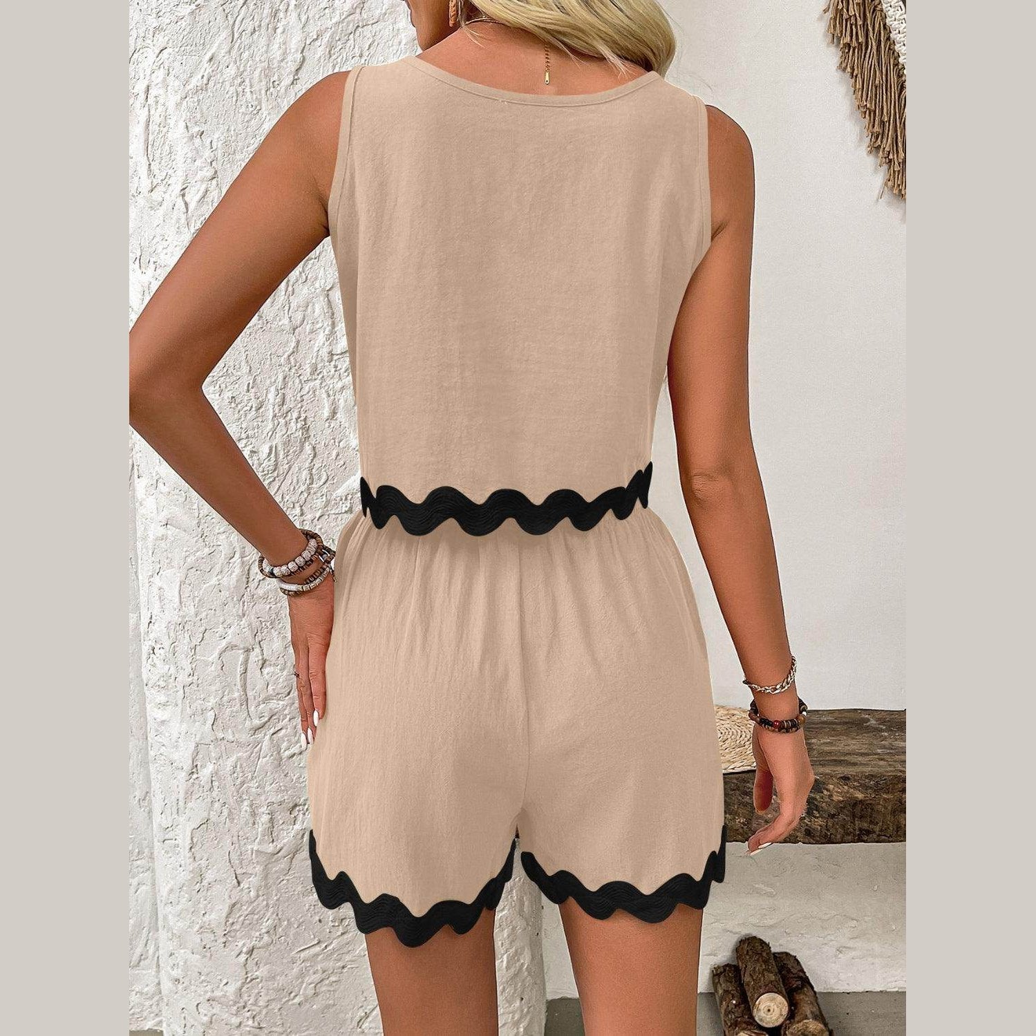 Contrast Trim Round Neck Top and Shorts Set - VacationGrabs